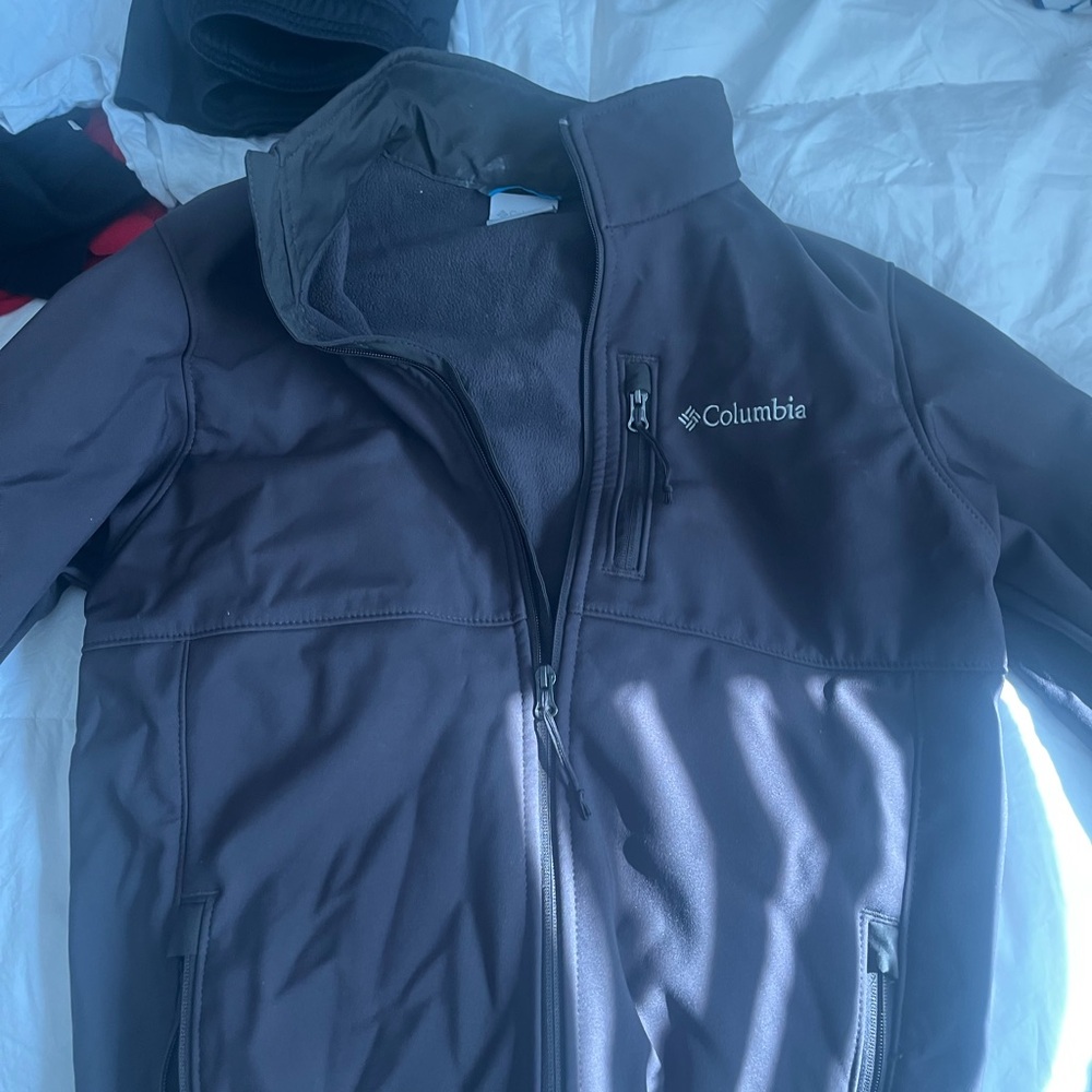 Columbia Black Bomber Jacket Versatile Outdoor Wear